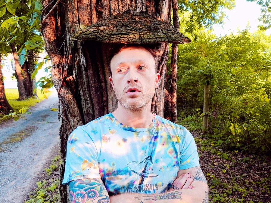 LISTEN: Shadwick Wilde Brings Americana Full Circle On Breezy “Easy Rider”
