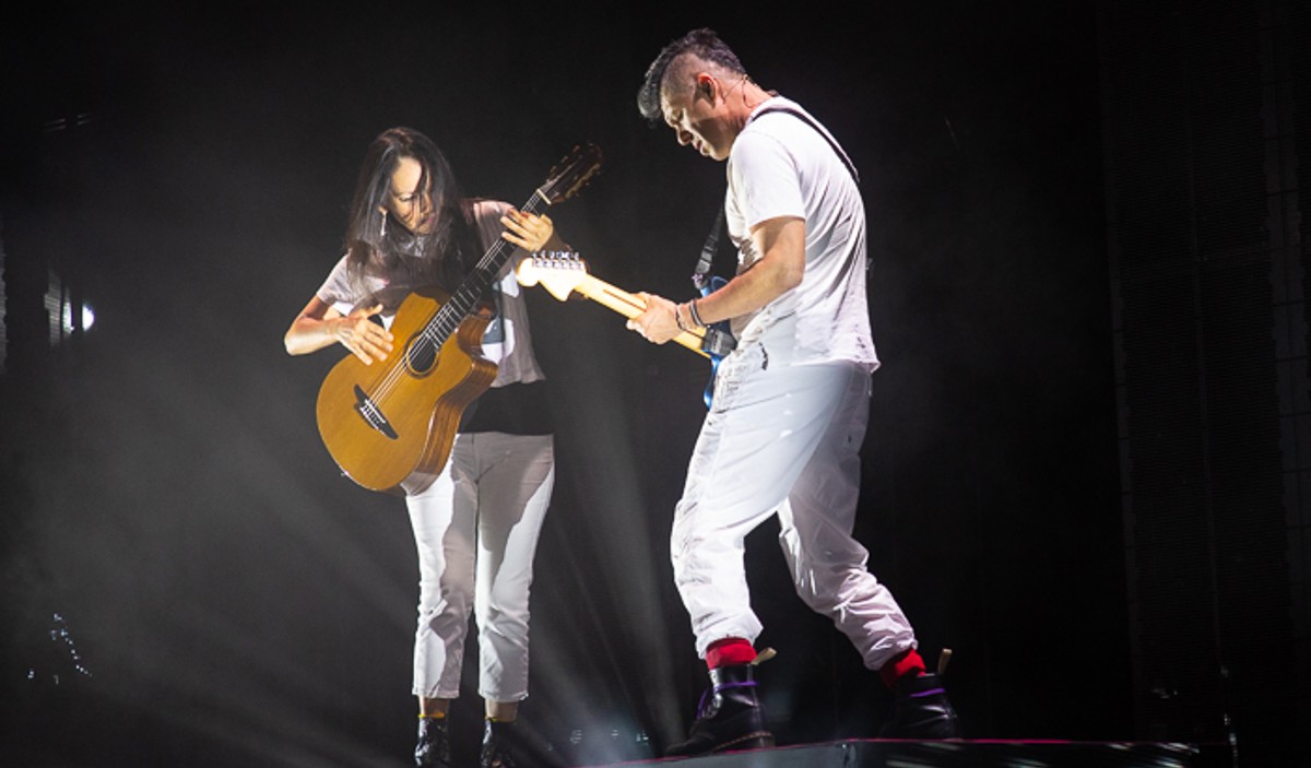 Rodrigo y Gabriela Give Brooklyn’s Kings Theatre A Guitar Clinic In Speed & Precision (SHOW REVIEW/PHOTOS)