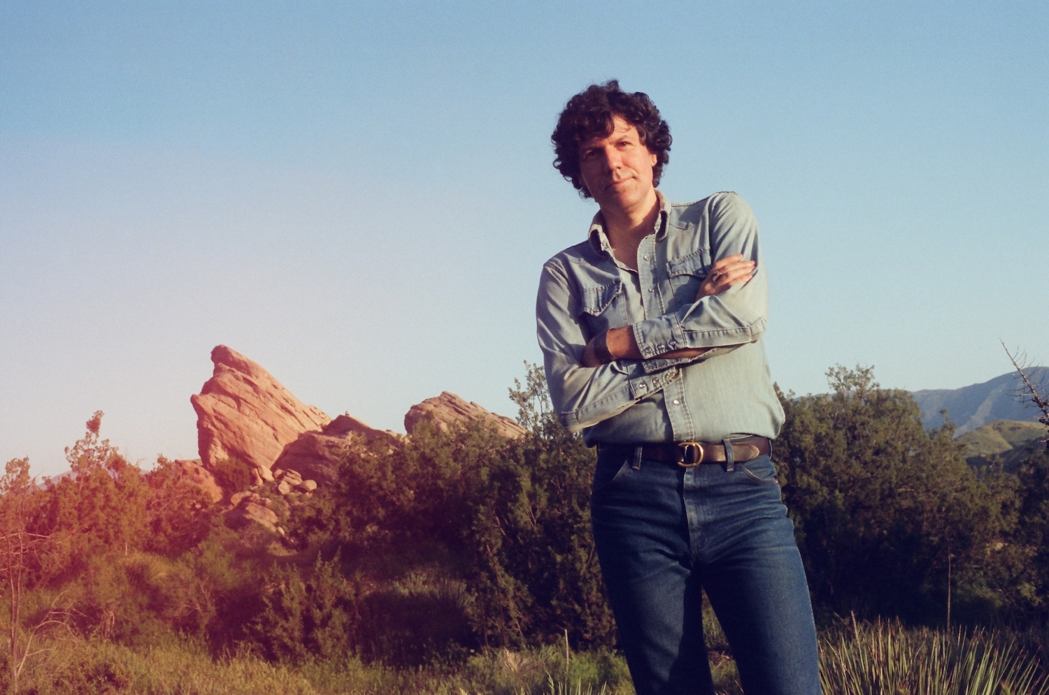 SONG PREMIERE: Joe Bourdet Channels Sunny Cosmic Country Grooves with “Silk Robe, Garden Flowers”