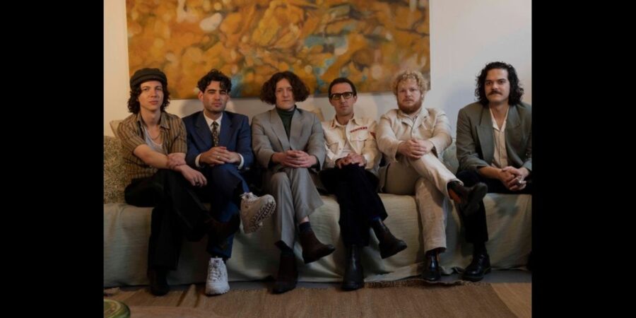 LISTEN: U.K.’s Ballin Jacks Engage In Warm Vintage ’60s Vibes With “Here With Me”