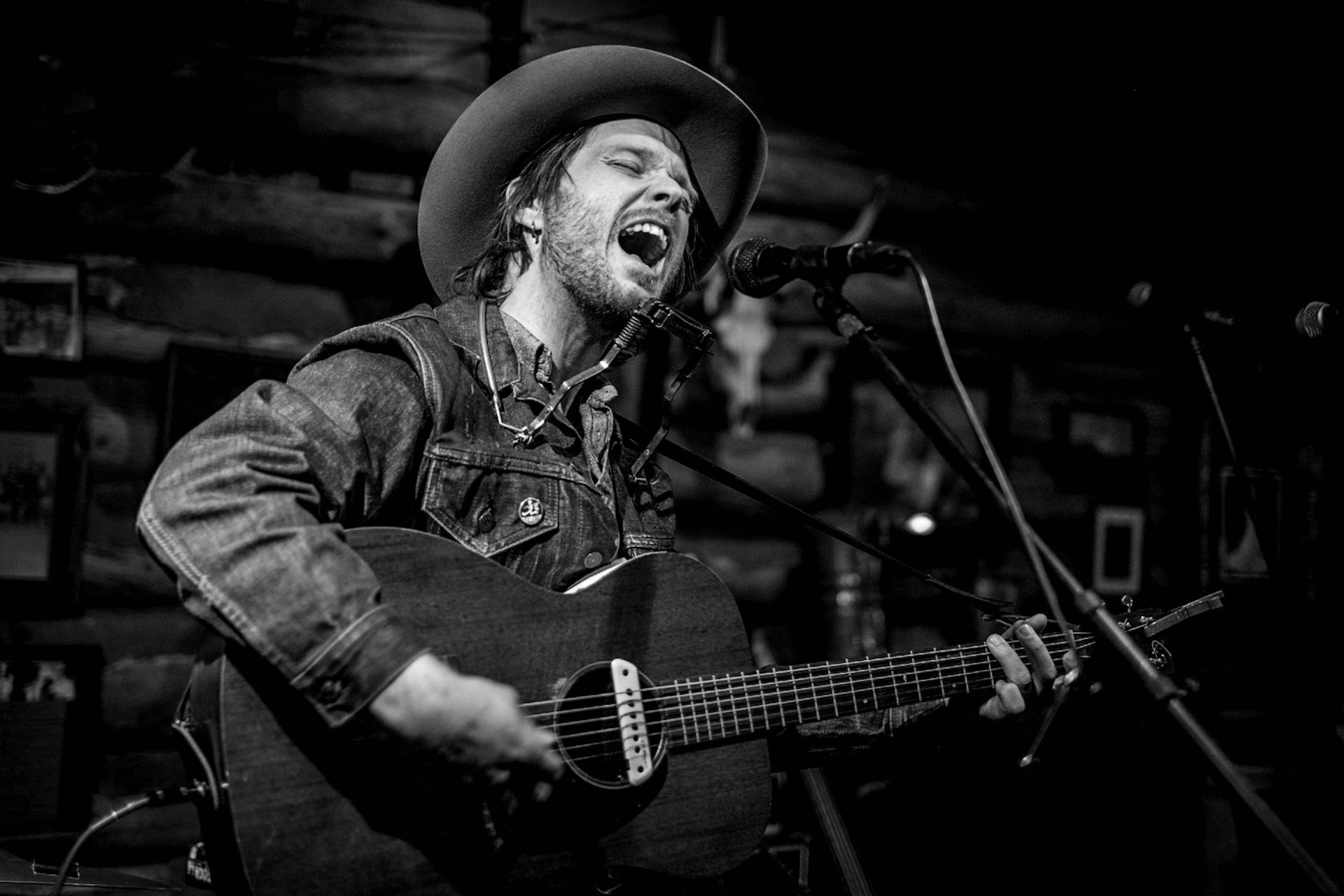 LISTEN: Jordan Smart Stuns With Rattlin’ & Shakin’ Dylanesque “Pickle Song”