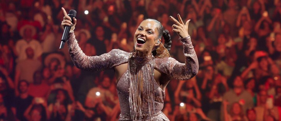 Alicia Keys Gives a 360 View of Her Greatest Hits at Detroit’s Little Caesars Arena (SHOW REVIEW)