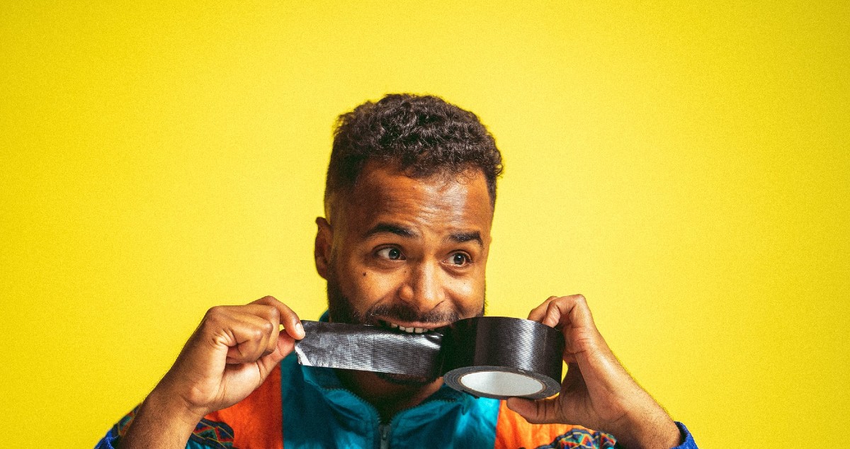 LISTEN: Steven Bamidele Makes R&B Sound Easy On Smooth “Sitting In The Dark”
