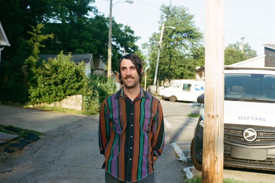 LISTEN: Jeff Moller Ushers In ’70s Soft Rock America Vibes On “Sand, Salt Crystals”