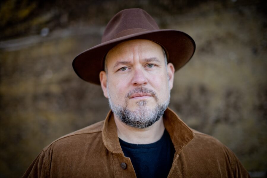 ALBUM PREMIERE: Tony Cuchetti Steps Out Boldly with Soulful Collection ‘Freer Street’