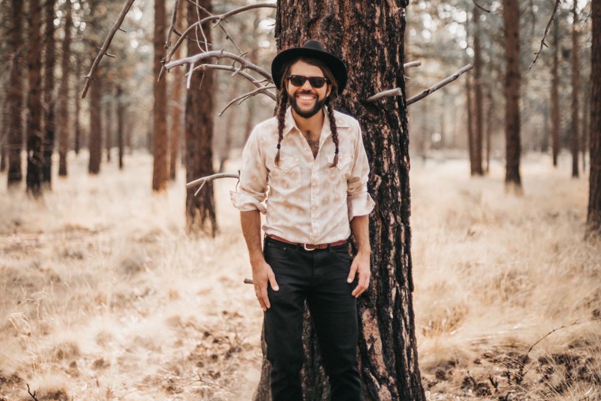 VIDEO PREMIERE: Jeshua Marshall Of Larry and The Flask Delivers Collaborative Gem On Festive “Water”