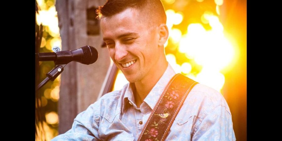 LISTEN: Royce Johns Plays No-Fuss Truthful Country Folk Tune “Wish I Was”