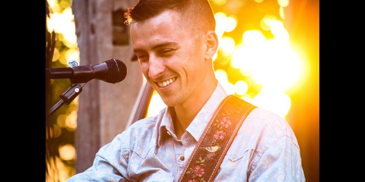 LISTEN: Royce Johns Plays No-Fuss Truthful Country Folk Tune “Wish I Was”