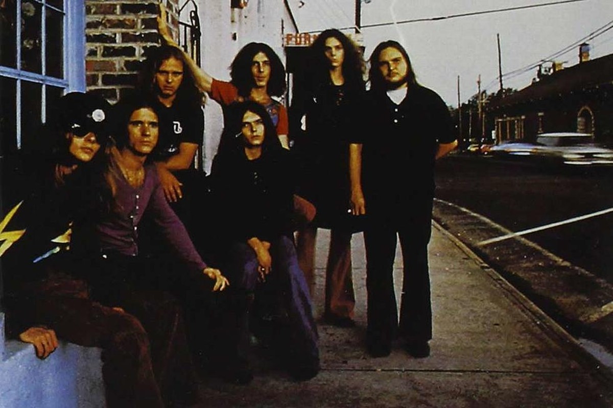 50 Years Later: Revisiting Lynyrd Skynyrd’s Striking Debut ‘Pronounced ‘Lĕh-‘nérd ‘Skin-‘nérd’