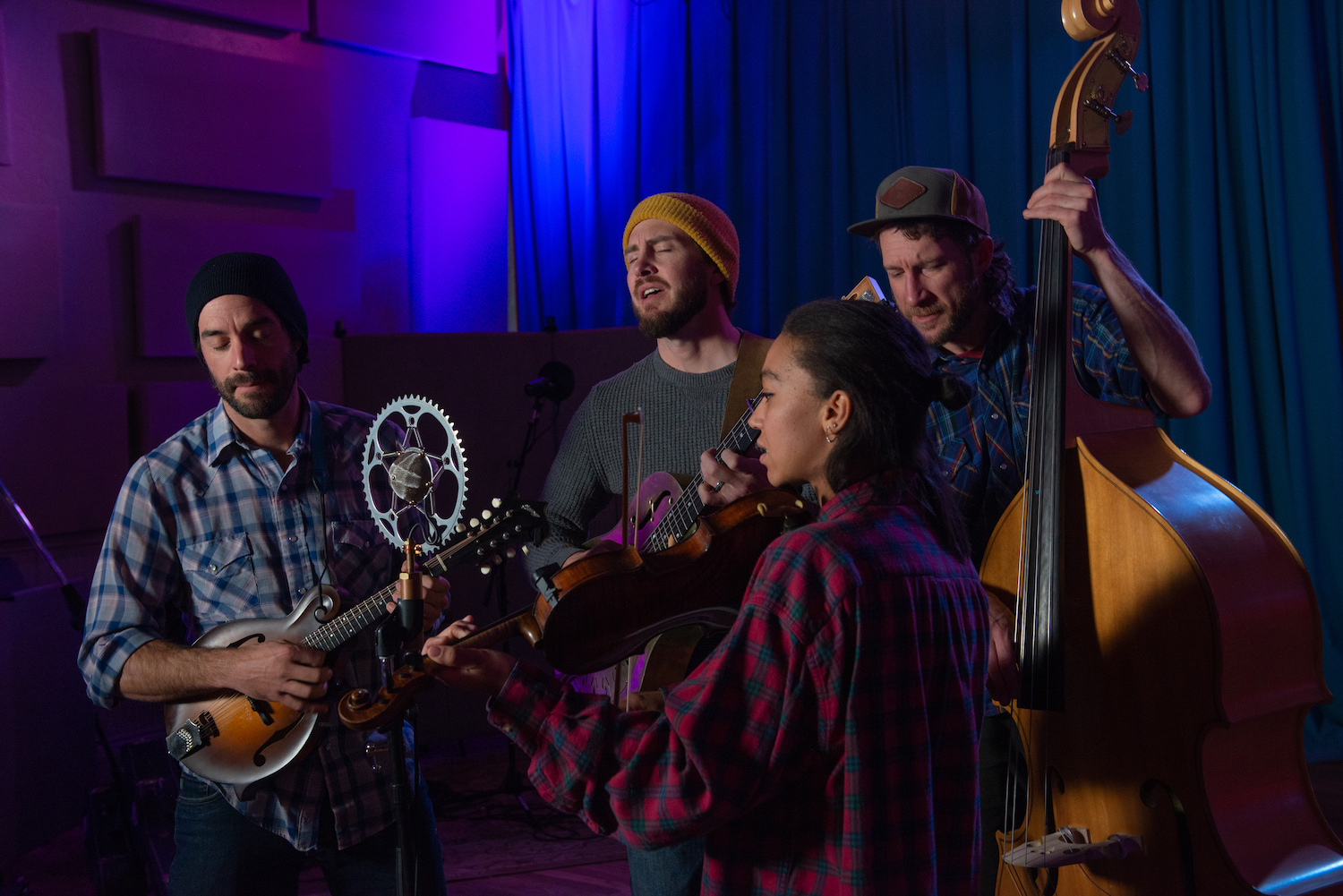 SONG PREMIERE: Birds of Play Continue to Refine Americawna Sounds with Country-laced Folk Tune “Paradox Of Choice”