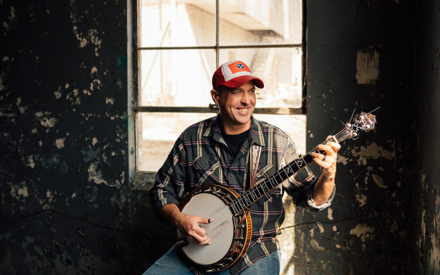 VIDEO PREMIERE: Randy Steele Cuts Loose with Fast Picked Bluegrass on “Nashville Drinking Song”