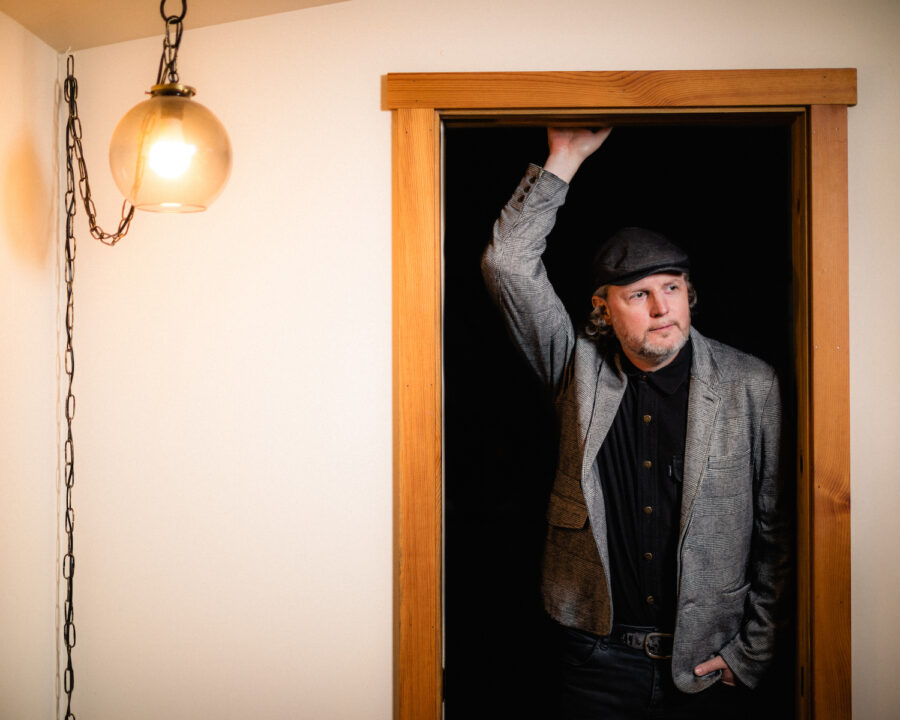 SONG PREMIERE: Casey Neill & The Norway Rats Cast Out with Lyrically Rich Folk-rock Tune “Meteor Shower”