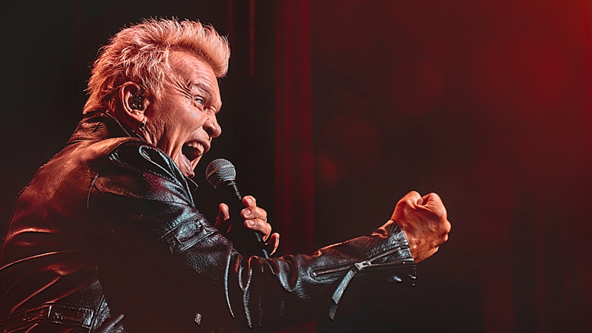 Billy Idol Remains Vital Rock Icon With Invigorating Boston Performance (SHOW REVIEW/PHOTOS)