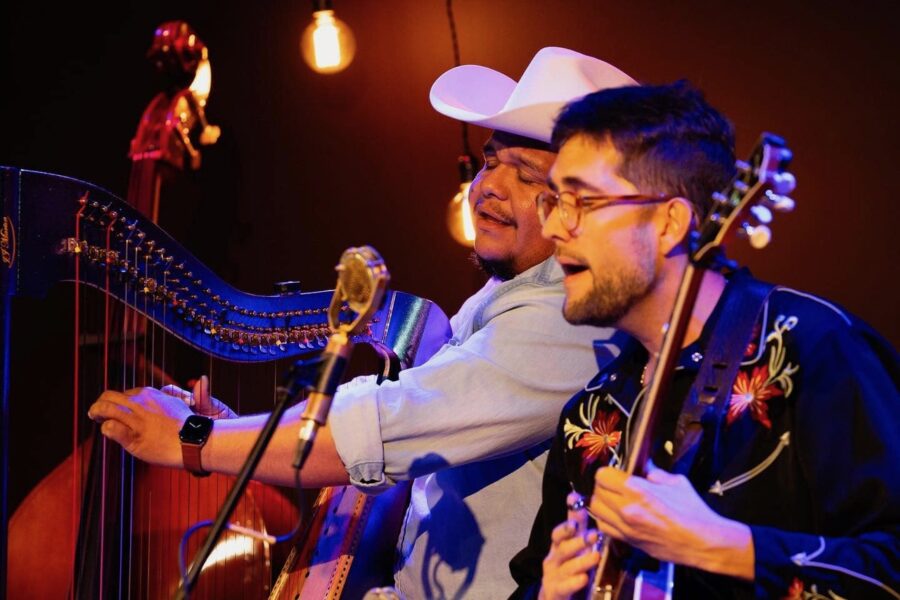 VIDEO PREMIERE: Larry & Joe Cross Musical Borders with Colorful Interpretation of Colombian Bambuco Tune “Los Doce”