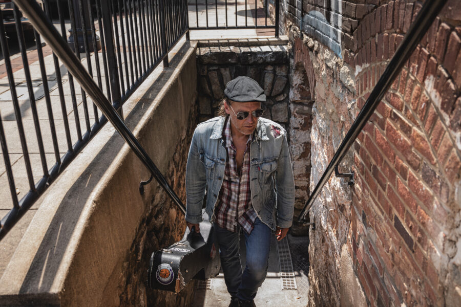 SONG PREMIERE: Lars Nagel Flexes Dexterous Lyrical Wordplay On Rhythmic “Years Gone By”