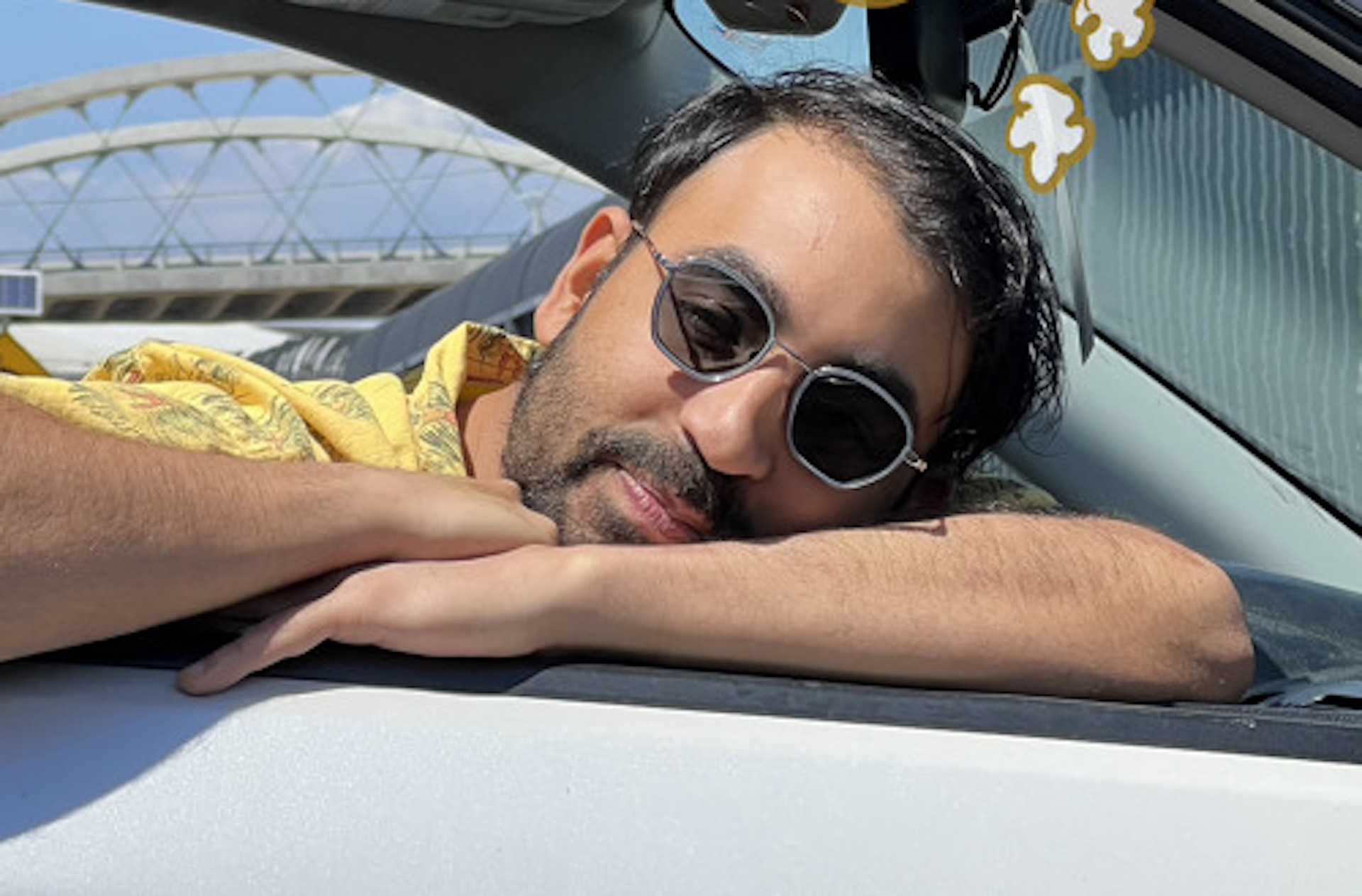 LISTEN: Sun Kin Deliver Bare Bones Quirky Songcraft On “Dreams Die”