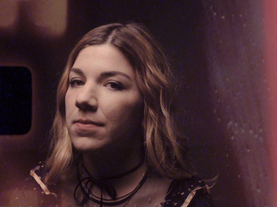 LISTEN: Elsdeer Molds Minimalist Grace With Alt Folk Musings On “Skin to Skin”