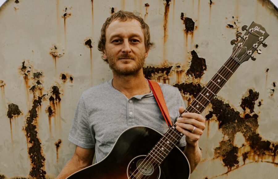 LISTEN: Luke Beling Turns Out Delicate Poetic Folk Gem On “Pearl In the Tide”