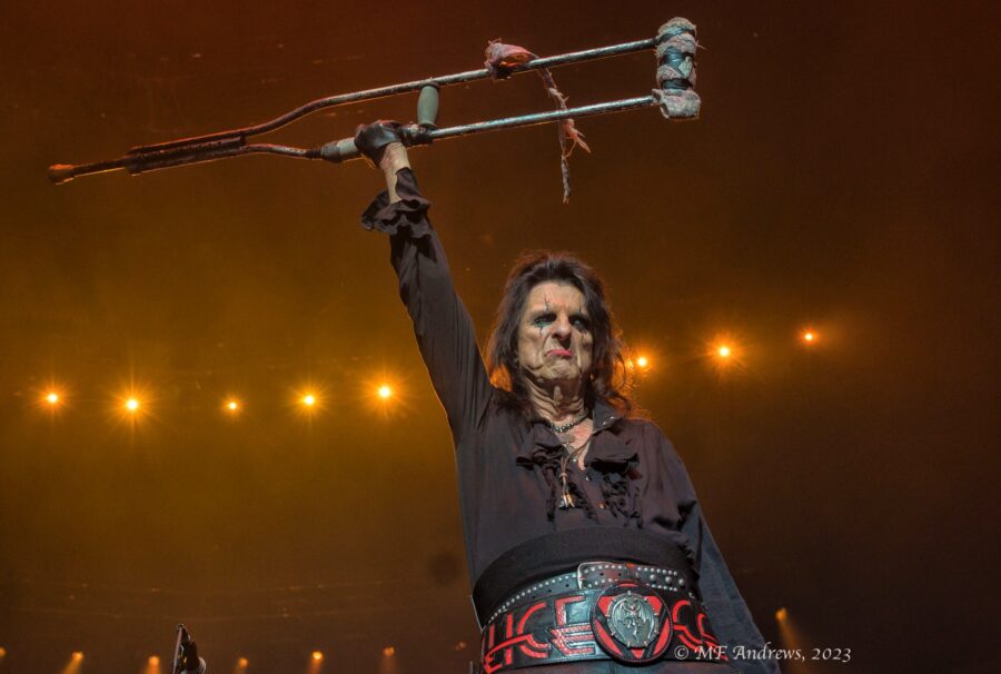 Weirdo Wednesday: Alice Cooper Delights ‘The Muppet Show’ With ‘Welcome to My Nightmare’