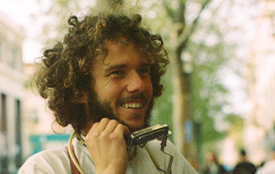 LISTEN: Brennan Smith Possesses Rhythmic Laid Back Charm On “Bootlegger”