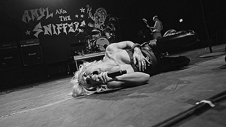 Amyl and the Sniffers Treat Boston’s Roadrunner To A Night Of Racous Punk Electricity (SHOW REVIEW/PHOTOS)