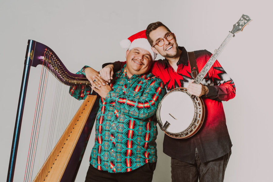 SONG PREMIERE: Latingrass Duo Larry & Joe Get in the Christmas Spirit with Playful Rendition of “Mi Burrito Sabanero”