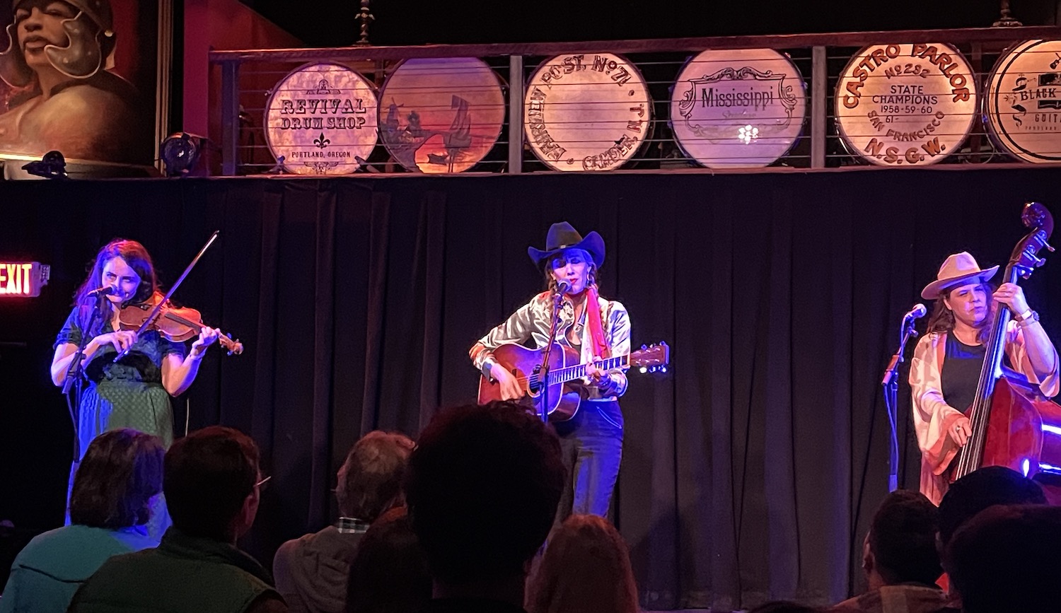 Brennen Leigh Exudes Her Love of Country Music with Charming Portland, OR Performance (SHOW REVIEW)