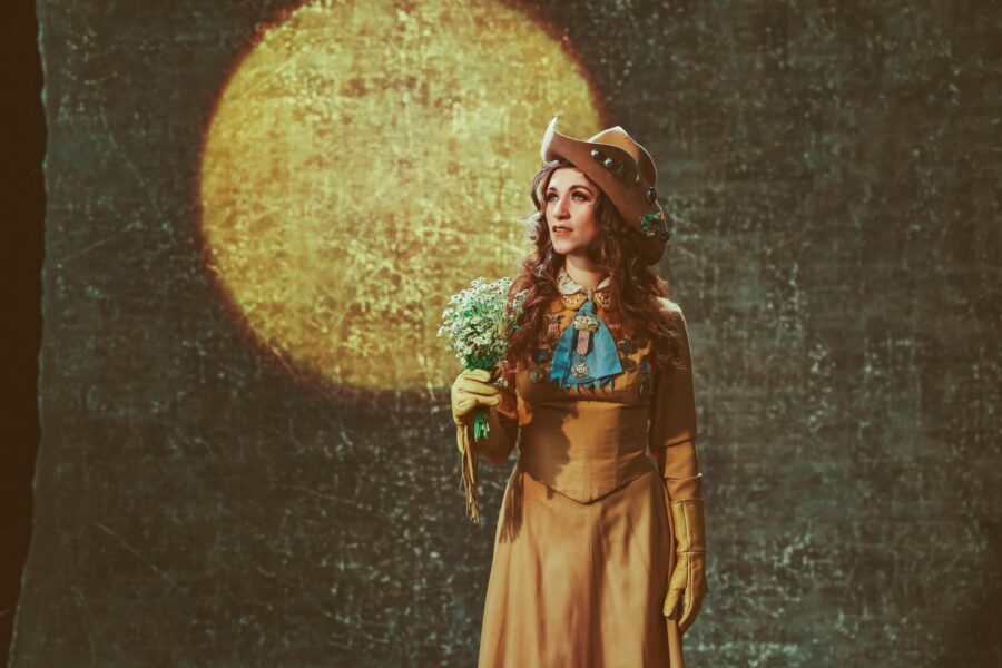 Sierra Ferrell Announces New Album ‘Trail of Flowers’ – Shares Catchy “Dollar Bill Bar” Single