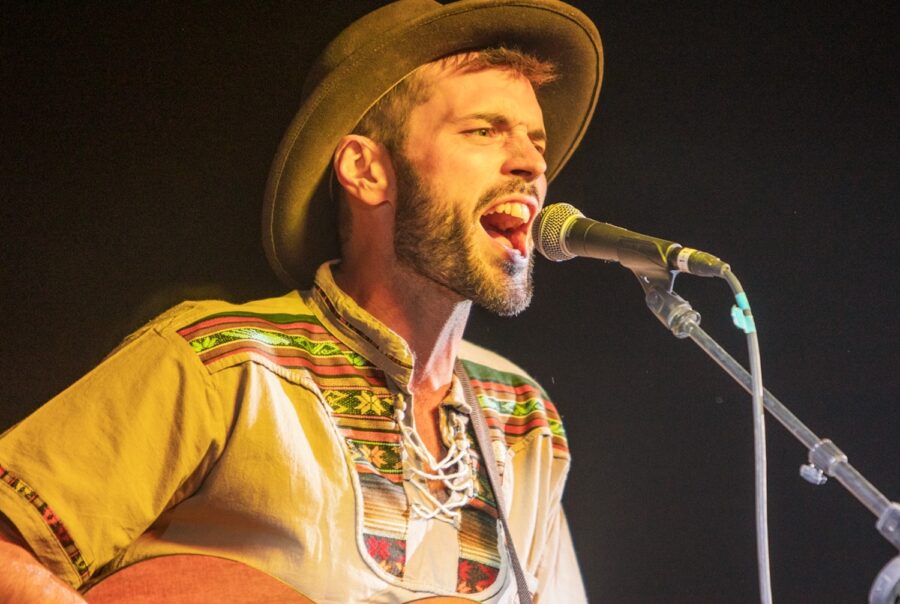 Matt Mitchell Music Company Mixes Sly Humor and Sadness with Timeless Folk Sound on ‘Obvious Euphoria’ (ALBUM REVIEW)