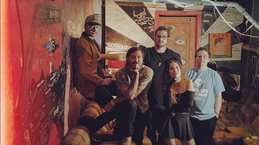 LISTEN: On “Best Thing” Shady Oaks Carve Out Contagious Rowdy Rock Textures