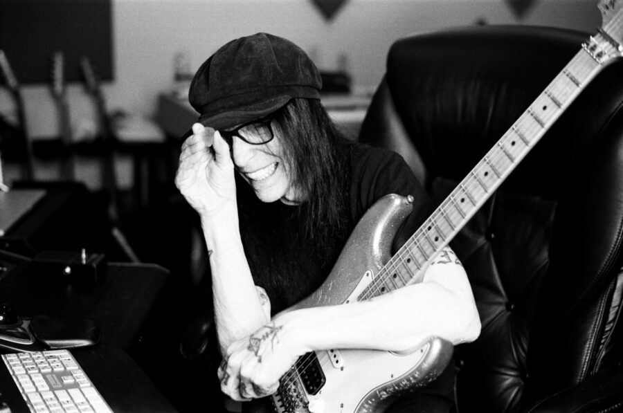 Mick Mars Takes Back The Reigns On New Solo Album ‘The Other Side of Mars’ (INTERVIEW)