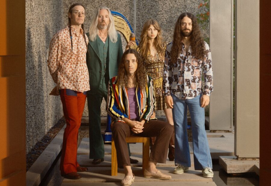 LISTEN: Circles Around The Sun & Mikaela Davis Join Up On Spirited “Gloaming Way’ Off New Album ‘After Sunrise’