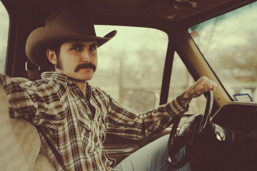 Jesse Daniel Offers Modern Country Take on Bakersfield Sound with  ‘Countin’ The Miles’ (ALBUM REVIEW)