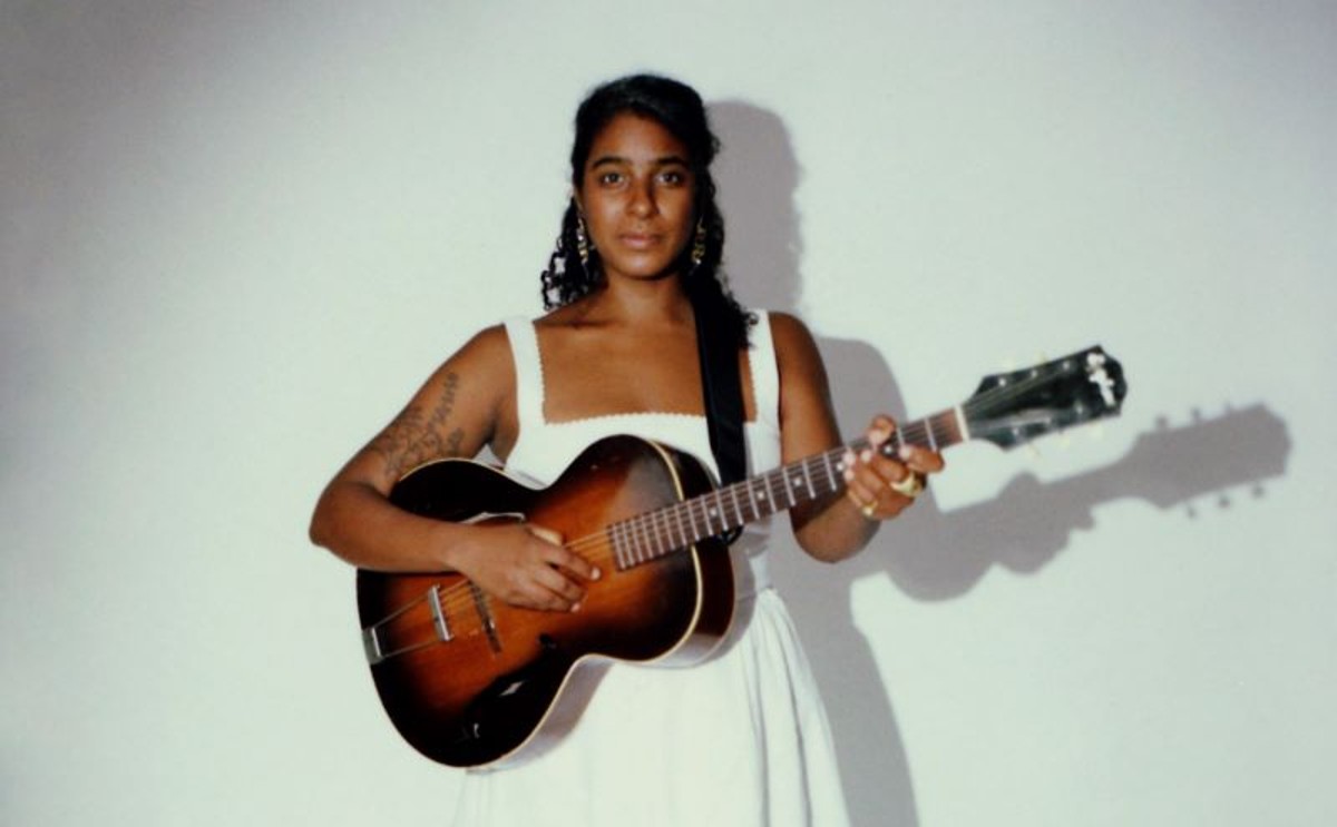 Leyla McCalla’s ‘Sun Without The Heat’ Is Stripped Down Folk At Its Most Instinctive (ALBUM REVIEW)