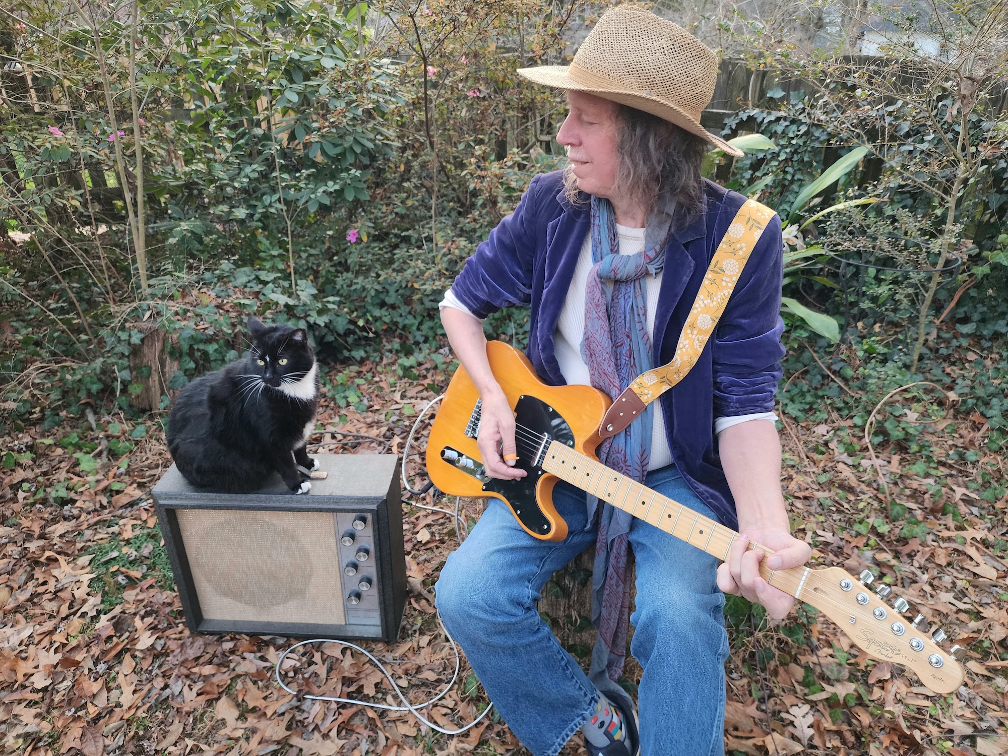 SONG PREMIERE: Jeff Evans Porkestra Drops Forthright & Eccentric Americana With “Happy Earthquake”