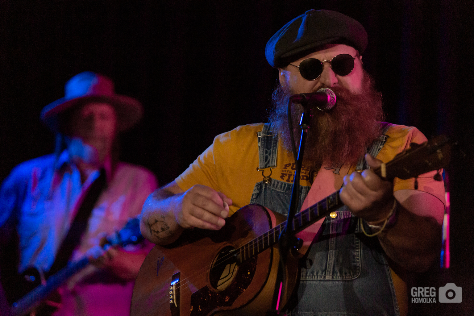 Willy Tea Taylor Delivers Uplifting Folk-rock Performance to Adoring Fans in Portland, OR (PHOTOS)