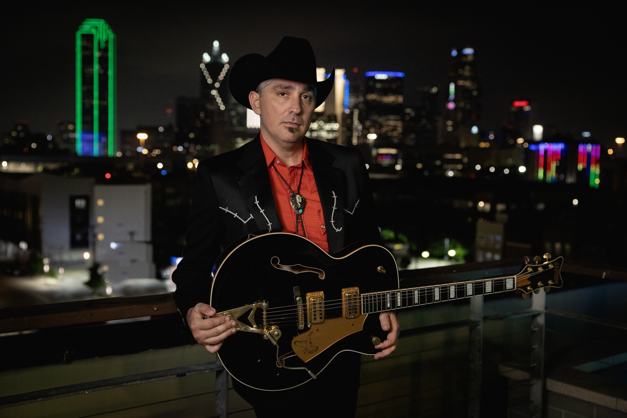 Matt Hillyer Stirs Up Dancehall-ready Country on  ‘Bright Skyline’ (ALBUM REVIEW)
