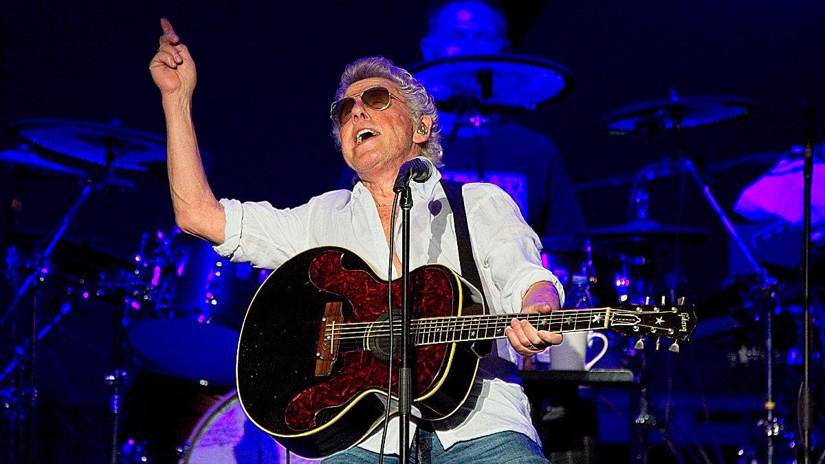 Roger Daltrey Is Still Alright With Fiery Boston Performance Of Who Tunes & CCR Covers (SHOW REVIEW/PHOTOS)