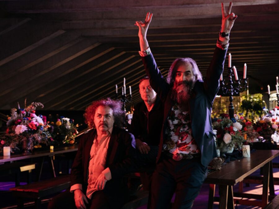 Dirty Three Try On Six Sonic Cohesive Pieces For Rewarding ‘Love Changes Everything’ (ALBUM REVIEW)