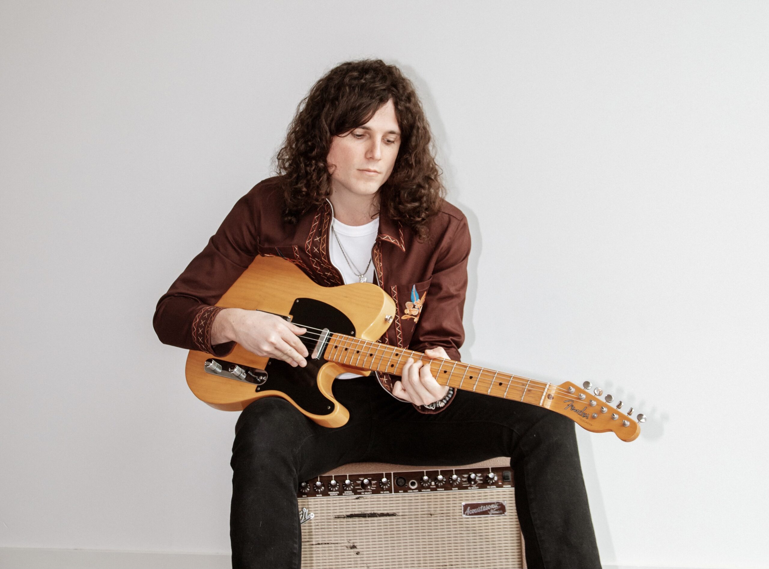 LISTEN: Hamish Anderson’s “You’re Mine” Blends Bluesy Tropes With Searing Guitar Prowess