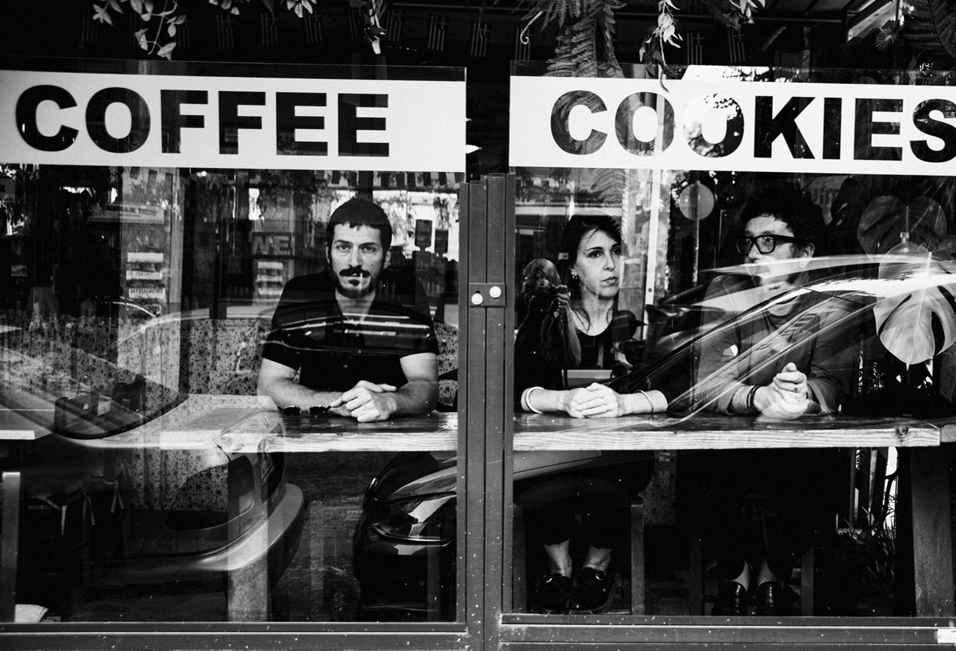 LISTEN: The Velvoids Employ Gentle Melodies To Create Psychedelic Ambiance On “Lying On A Terrace”