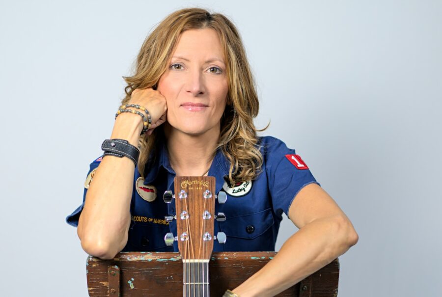 SONG PREMIERE: Michelle Malone Taps Into Easygoing Folk-soul Sound on “Simple Life”