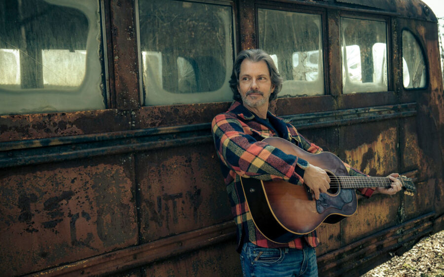 Michael Reynolds Returns With Engaging ‘Tarnished Nickel Sky’ (ALBUM REVIEW)