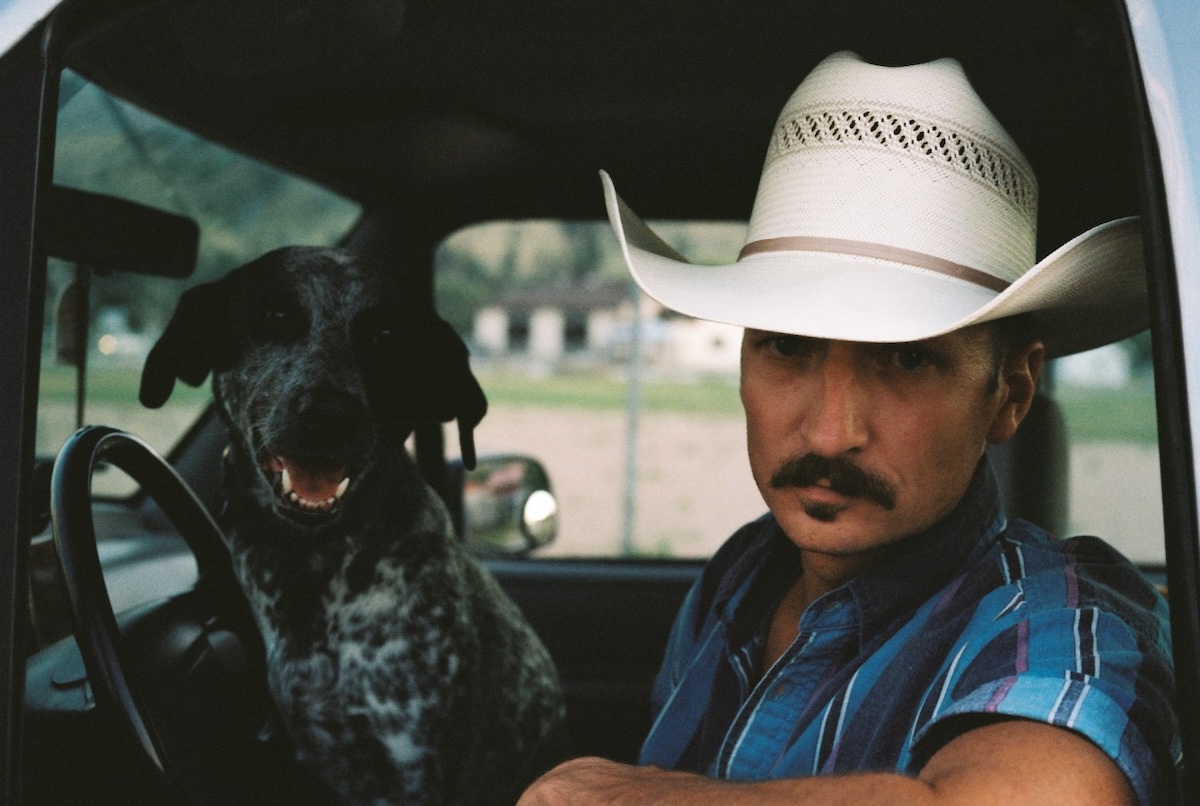 VIDEO PREMIERE: Bob Sumner Marries 80s Synths and Twangy Country-folk on Poignant Tune “Is It Really Any Wonder”