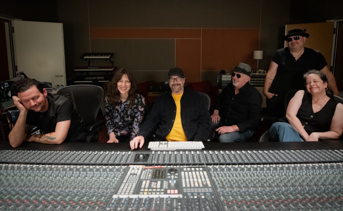 VIDEO PREMIERE: New Earth Farmers Weave in Clever Lyricism on Roots Rocker “Big Questions”