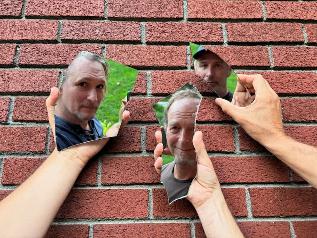 The Momyyheads Announce New Album ‘One Eyed Band’ Out 11/9 & Remastering 1989 Debut Album