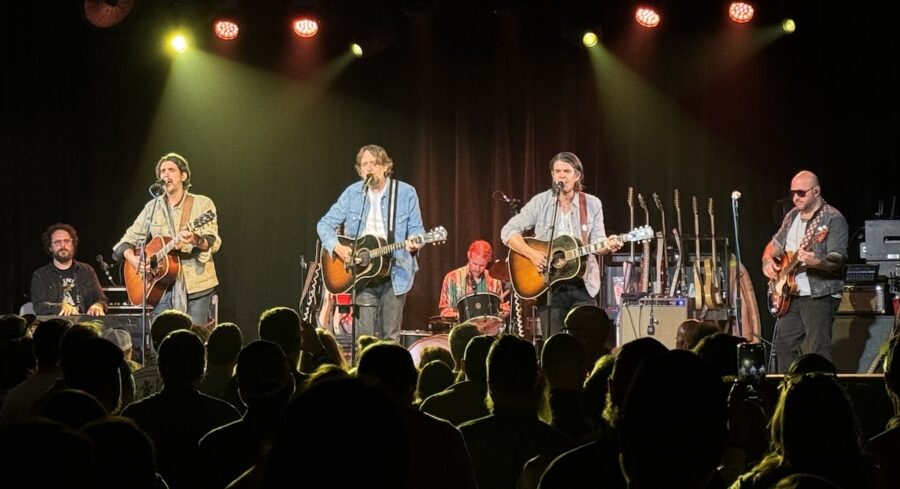 Hayes Carll and the Band of Heathens Mix Musical Chops and Camaradie in Portland, OR (SHOW REVIEW)