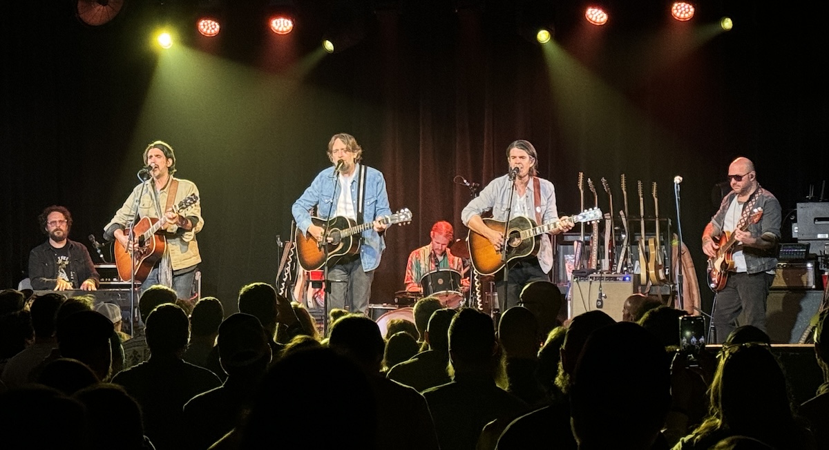 Hayes Carll and the Band of Heathens Mix Musical Chops and Camaradie in Portland, OR (SHOW REVIEW)