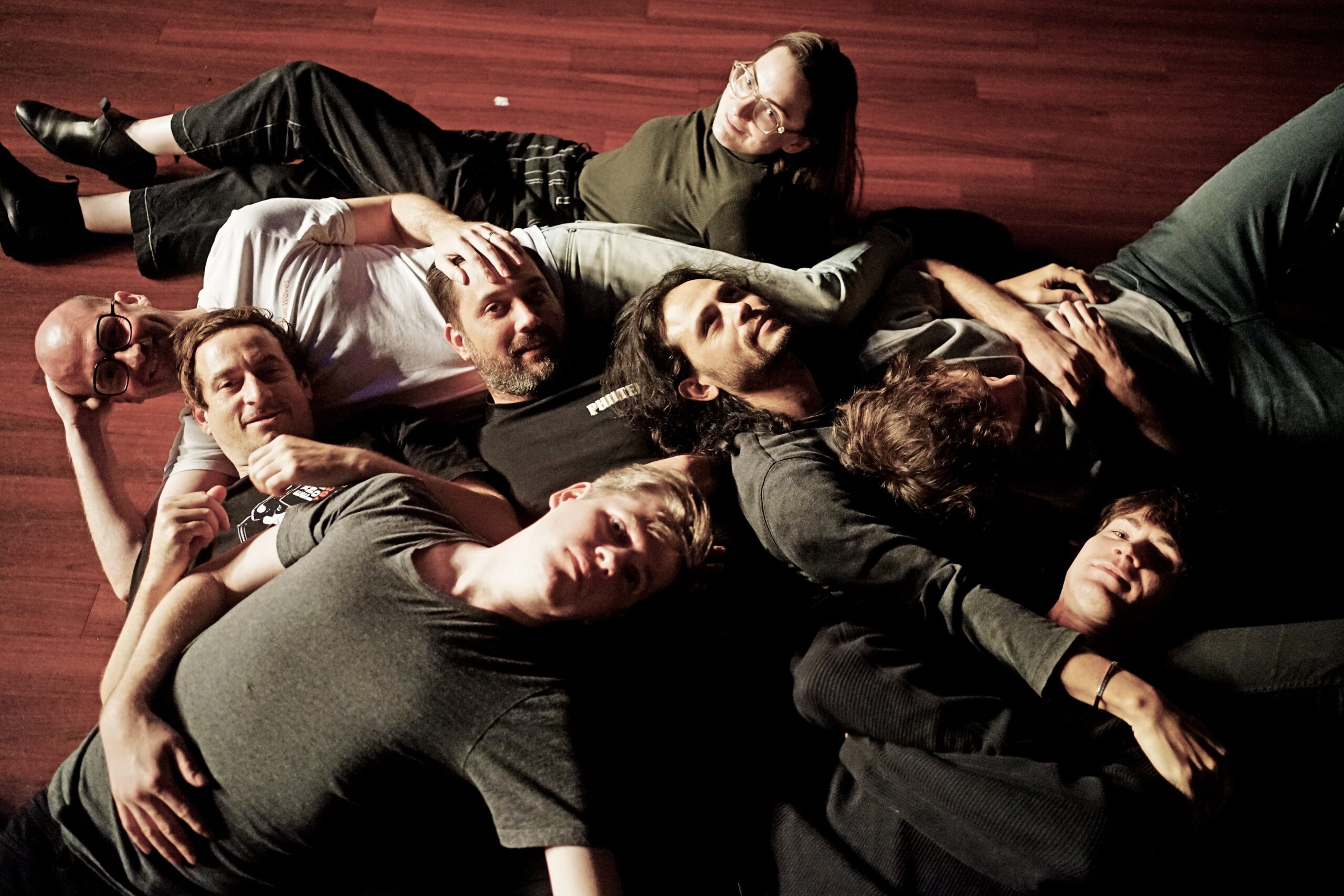 LISTEN: Velociraptor Brings Garage Rock Edge To Jovial Melodies On “Falling”
