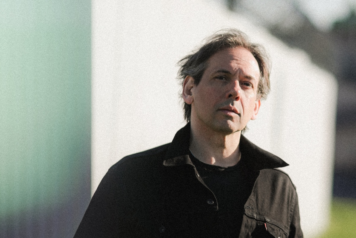 VIDEO PREMIERE: Steve Drizos Transcends the Darkness with Folk-driven Power Pop Tune “shadow life”